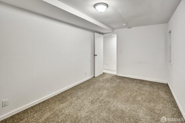 Building Photo - 3050 California St