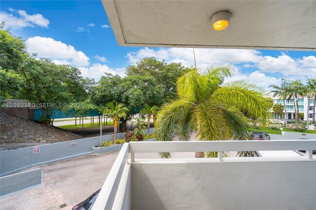 Building Photo - 2501 Brickell Ave