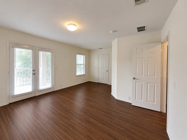 Building Photo - 10661 Traymore Dr