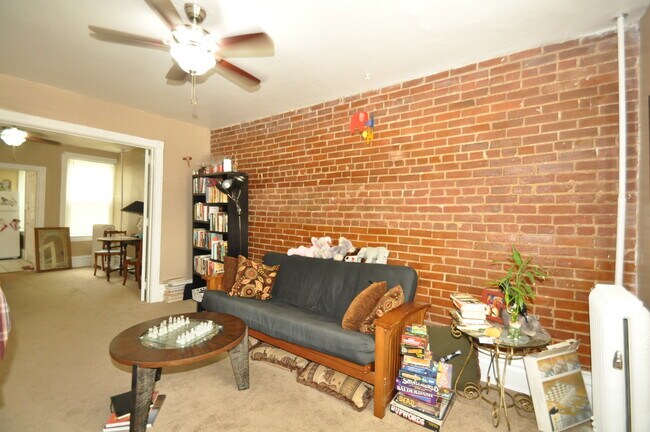 Ceiling fan + AC unit - 1861-1863 Clarkson St