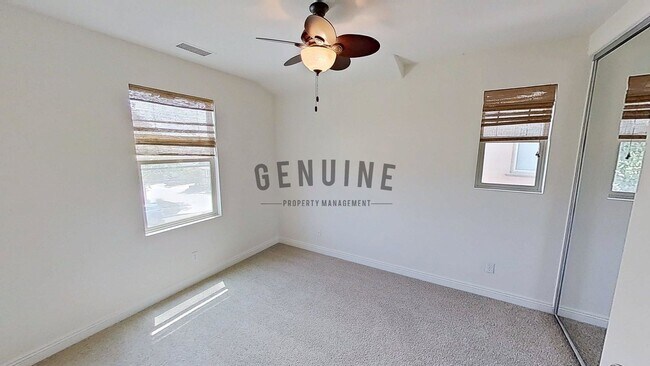 Building Photo - Spacious 3Bd 2.5Ba 2 Story Home w/ Fabulou...