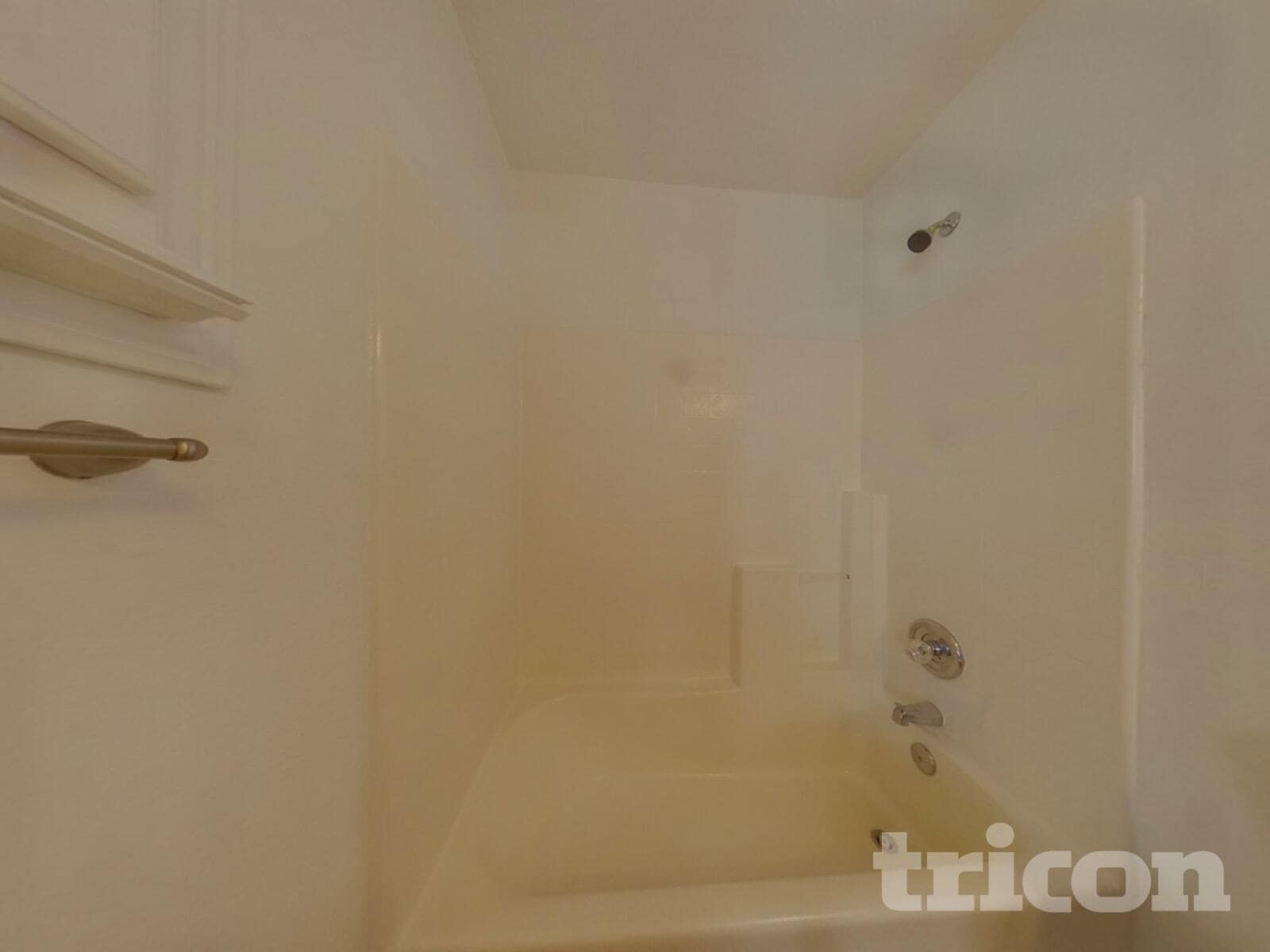 Building Photo - 857 E Saragosa St