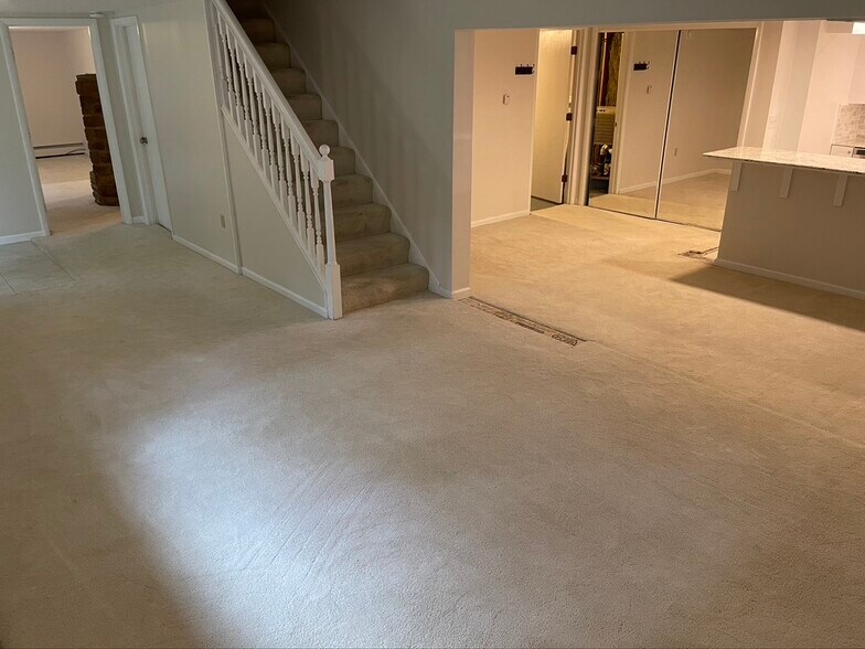 Building Photo - 24 Forest Hills Dr