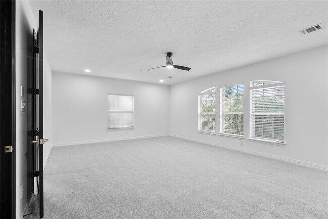 Building Photo - 2523 Watts St