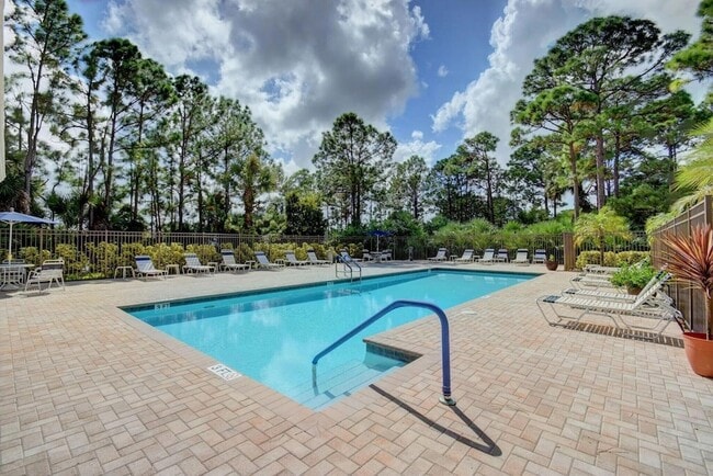 Building Photo - 2563 Egret Lake Dr