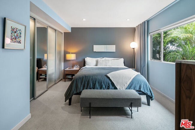 Building Photo - 3362 Coy Dr