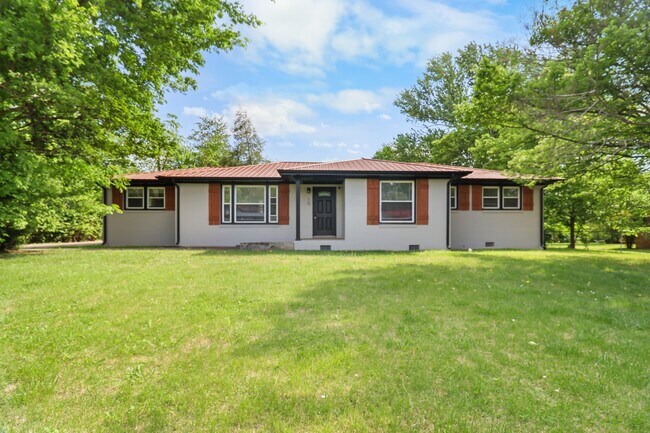 Building Photo - 10 Lexington Dr