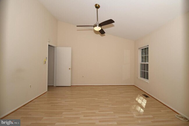Building Photo - 21 Earth Star Pl