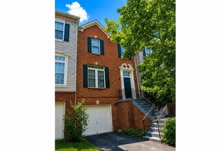 Building Photo - Elegant 3-Level Brick Front Townhome with 3 Bedrooms, 2.5 Baths & 1-Car Garage in South Riding