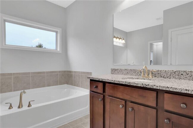 Building Photo - 2375 Woodmarsh Cir