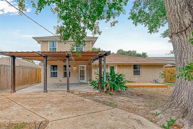 Building Photo - 5611 Nina Lee Ln