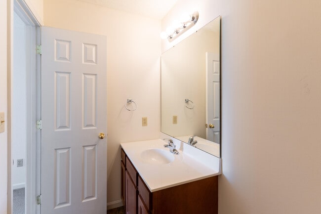 Building Photo - 4919 W Millbrook Dr