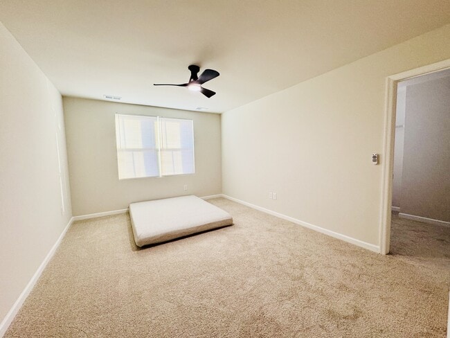 Building Photo - 405 Myrtle Mdws Dr