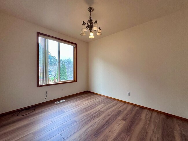 Building Photo - Beautiful Move-In Ready Single-Family Home on a Corner Lot in Gresham!