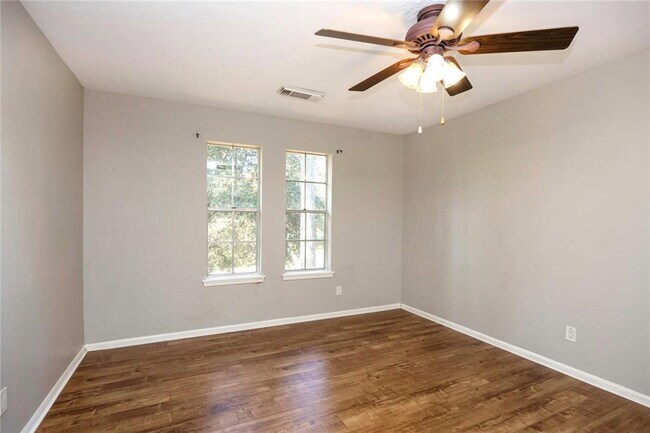 Building Photo - 8323 Forest Ridge Rd