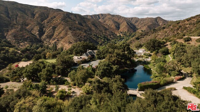 Primary Photo - 3100 Mandeville Canyon Rd