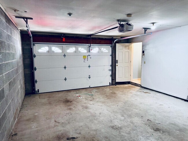 Building Photo - 161 W 53rd St