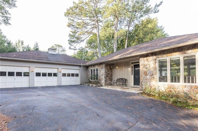 Primary Photo - 3536 Mill Creek Rd NE