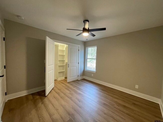 Building Photo - 518 Post Oak Dr