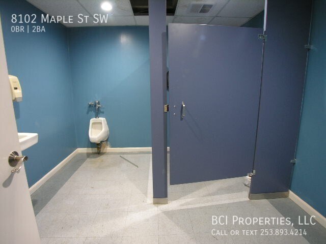 Building Photo - 8102 Maple St SW