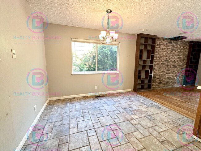 Building Photo - Charming 3-Bedroom Home Near McCarran – Gr...