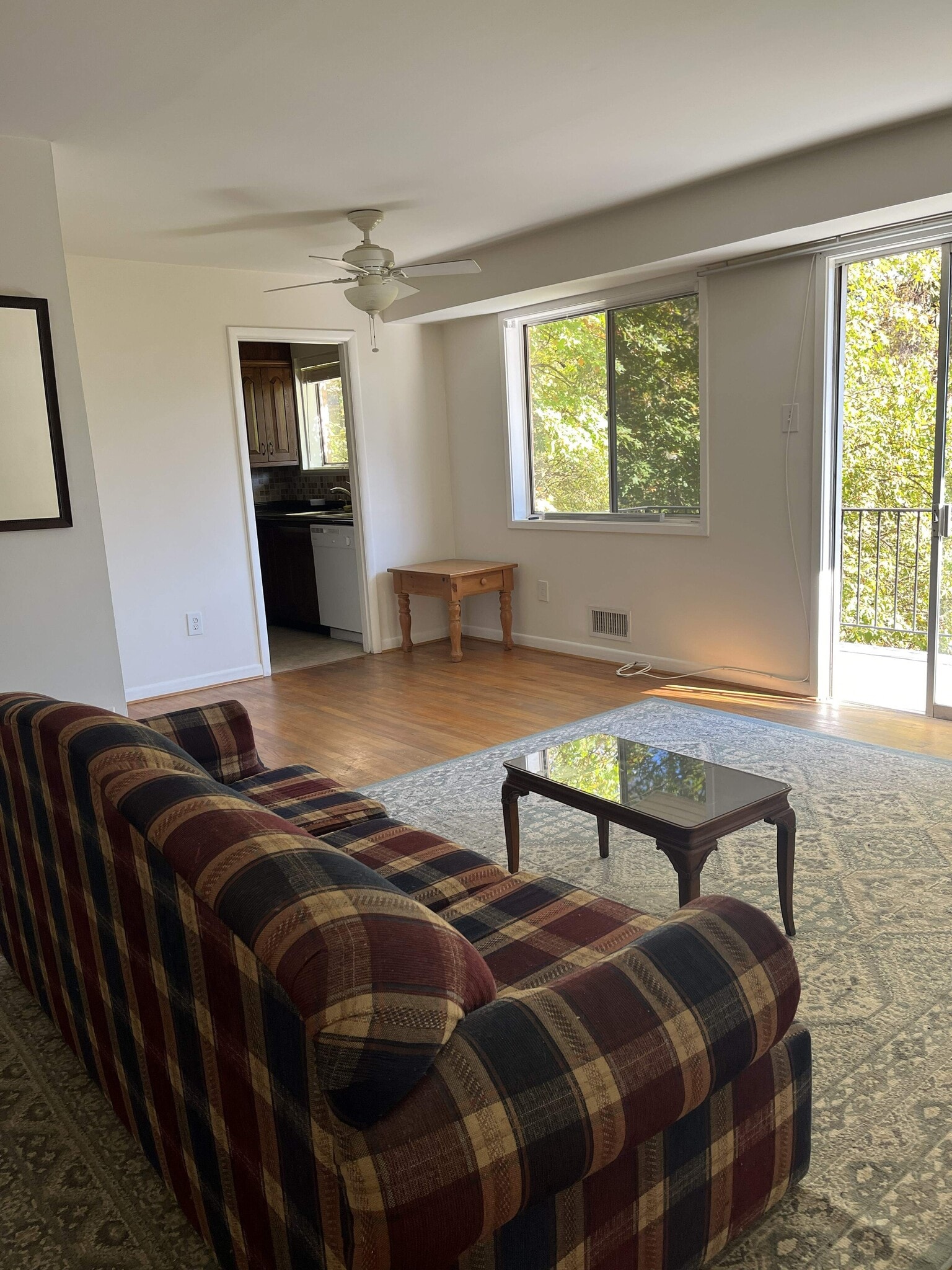 Building Photo - 10518 Weymouth St