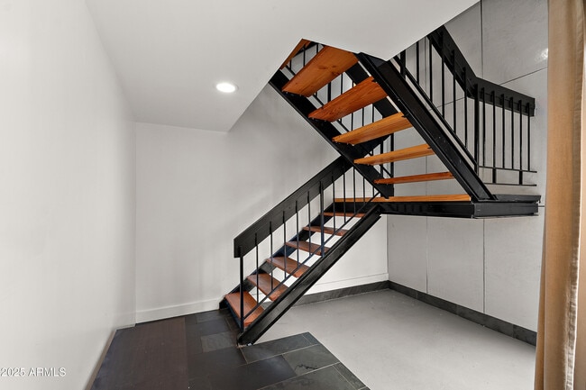 Building Photo - 5621 N 79th St