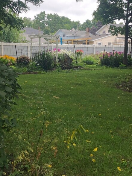 Building Photo - 11 John St