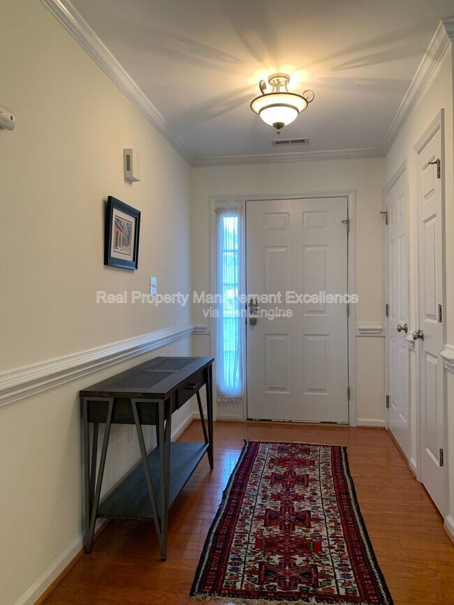 Building Photo - 205 Will Ct