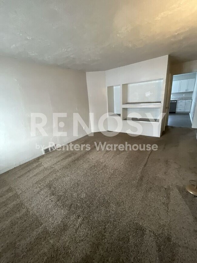 Building Photo - Four Bed Two Bath Home - Now Available - Special Offer, see details!