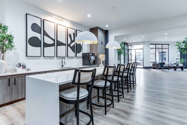 Building Photo - 2525 McCue Rd