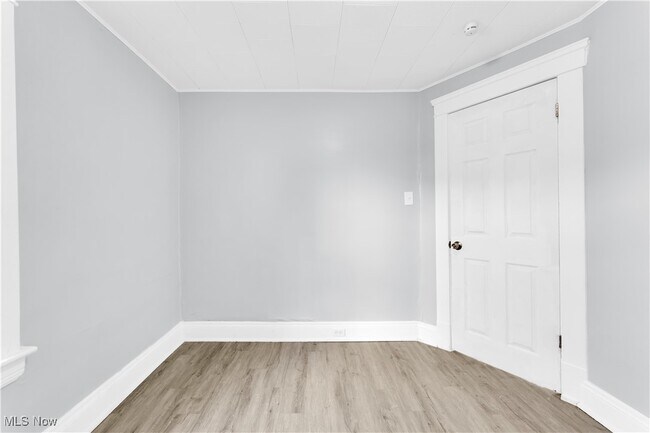 Building Photo - 11702 Brookfield Ave