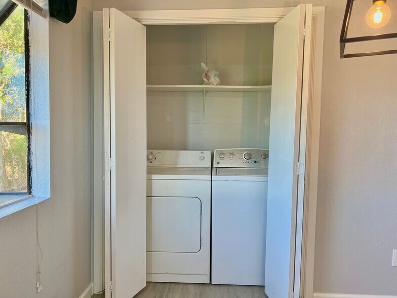 Building Photo - 801 Bracewood Cir