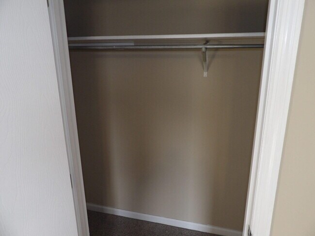 Building Photo - 115 Potomac Ct