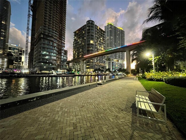 Building Photo - 90 SW 3rd St