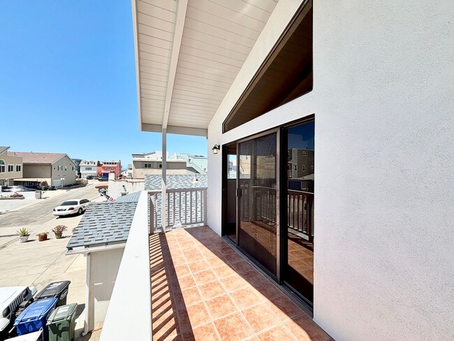 Building Photo - Silver Strand Beach | 4 Bed | 2 Bath | Bea...