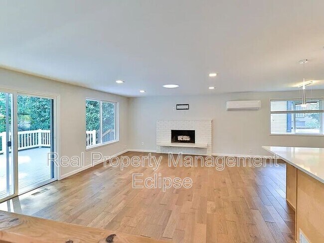 Building Photo - 4126 161st Ave SE