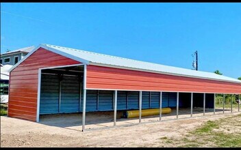 Building Photo - Rare Horse-Ready Property in Manvel