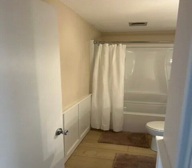 Building Photo - 297 Ashland Ave