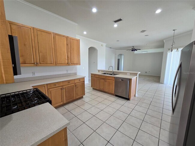 Building Photo - 15305 PALOMA PARK Ln