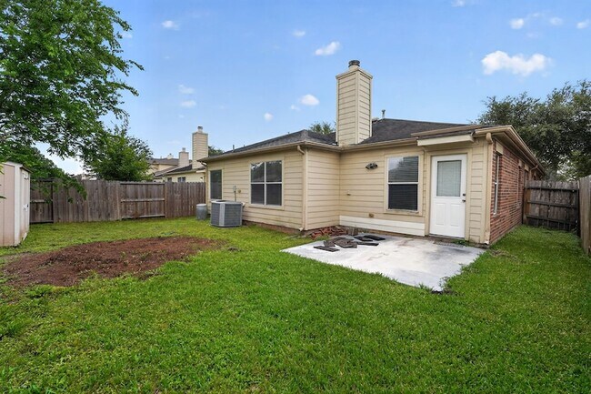 Building Photo - 20114 Larkspur Landing