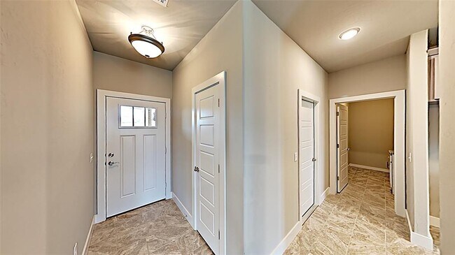 Building Photo - 405 Josephine Ct