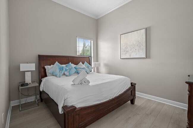 Building Photo - 834 Golden Bear Dr