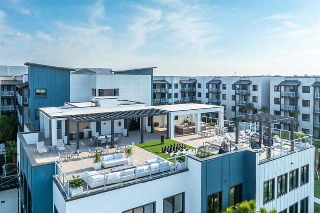 Building Photo - 5127 W Tyson Ave