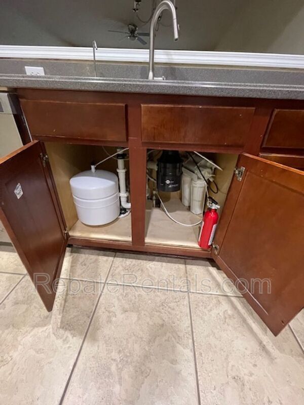 Building Photo - 4199 Highwood Dr