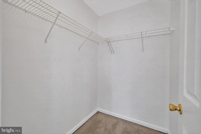 Building Photo - 1710 Carriage Lamp Ct