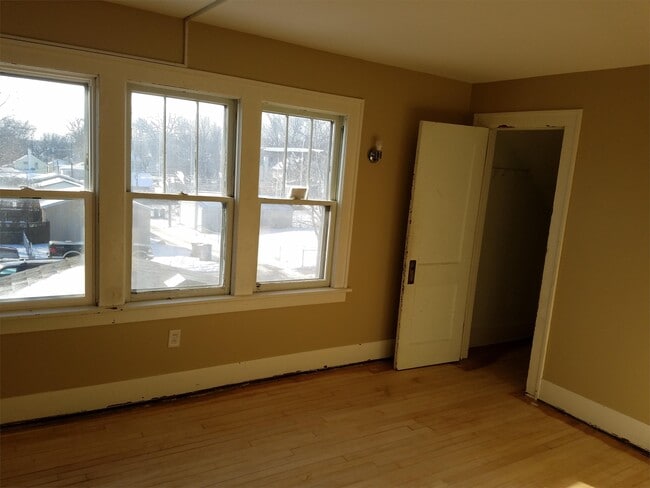 Building Photo - 914 N 24th Ave