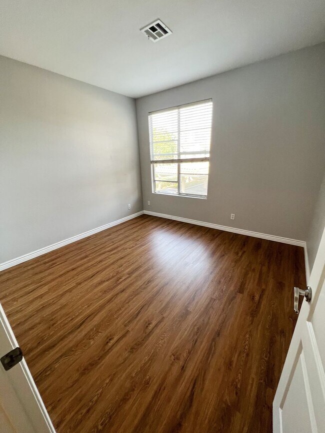 Building Photo - 2BR/2BA Upper level Condo @ Camino Villas in Carmel Valley