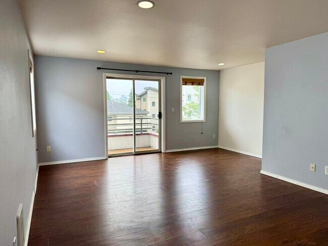 Building Photo - 1124 N 92nd St