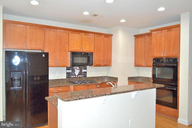 Building Photo - 12213 Silver Cypress Terrace
